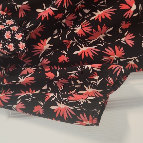 Maurices cold shoulder top - Picture 5 of 6